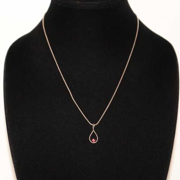 🔴 Silver Necklace with Red Rhinestone Teardrop Pendant – 19"  ✨ - Picture 5 of 5